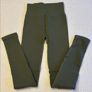 NEW! Free People Movement Dark Olive Sage Forest Green Ribbed Leggings Size XS/S thumbnail 7
