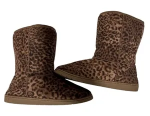 DAWGS Leopard EUC
Sheepdawgs Microfiber Boots Brown Size 6.5 thumbnail 1