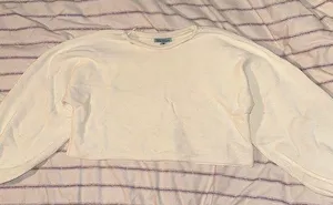 Crop white sweater! Size medium thumbnail 1