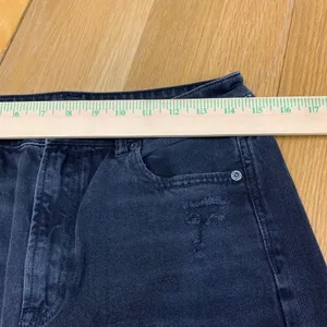 American Eagle Mom Straight‎ Distressed Jeans Washed Black Size 10 Regular Rip thumbnail 2