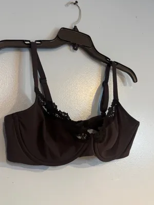 SKIMS Unlined Bra thumbnail 3