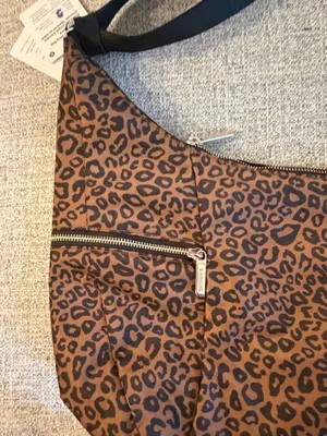 Lululemon Large Slouchy Sling Bag 13L Metal Hardware leopard print NWT thumbnail 7