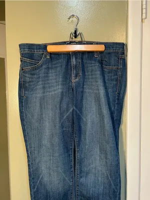 Old Navy Women's Size 14 Regular The Diva‎ Bootcut Jean Medium Wash Mid-Rise thumbnail 3