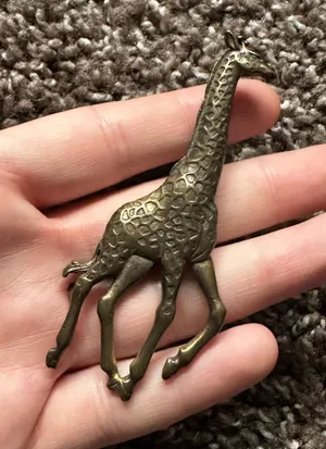 Vintage JJ Giraffe Brooch Gold Tone thumbnail 1