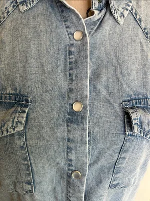 Jane + Delancey Chambray Snap Close Top Size Medium thumbnail 6