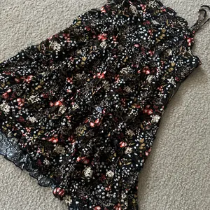 Forever 21 Black and Pink Ruffled Tiered Sundress size M thumbnail 3