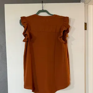 Zenana Outfitters Rust Orange Cap Sleeve V-Neck Blouse thumbnail 3