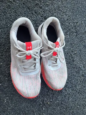 Under Armour Women’s 9.5 Gray Coral Mesh Running thumbnail 2