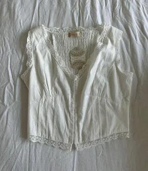 Top thumbnail 1