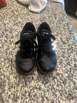adidas Unisex Kids Black/White Low Top Lace-Up Sneaker Shoe US 4.5 thumbnail 3