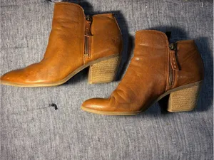 Frye Cognac Leather Ankle Booties with Side Zip Size 8.5 thumbnail 4