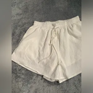 Grey bandit shorts white medium thumbnail 2