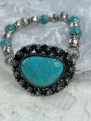 Western women’s faux turquoise and silver stretch bracelets. thumbnail 9