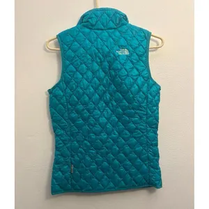The North Face Puffer Vest Size XS thumbnail 2