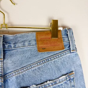 Levi’s Premium 501 Straight Leg Rigid Denim 100% Cotton Distressed Jeans Size 27 thumbnail 8