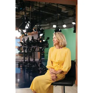 FARM RIO Cutout Piped Ring Midi Dress in Yellow Size Small thumbnail 16