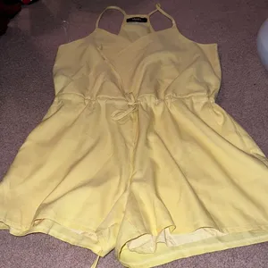 ‎Lulus large yellow romper thumbnail 4