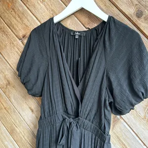 Lulus black midi ruffle puff sleeve v neck dress size medium new NWT thumbnail 2