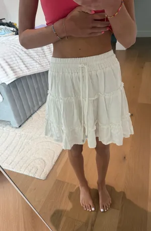 Rumo White Mini Skirt never worn size small thumbnail 1