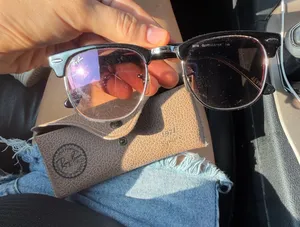Ray-Ban Sunglasses thumbnail 1