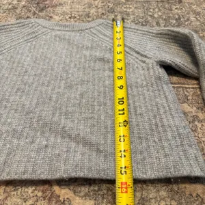 One Gray Day OGD Women 100% Cashmere Gray Ribbed Raglan Cropped Sweater Small thumbnail 6