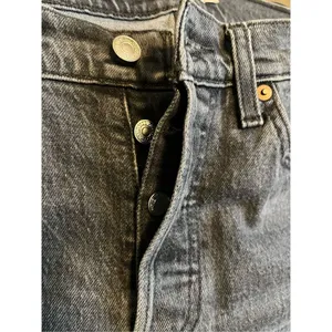 Levi’s Gray Wedgie Straight Leg Button Fly Jeans Size 6/28‎ thumbnail 5