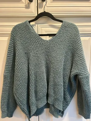Sweater thumbnail 2