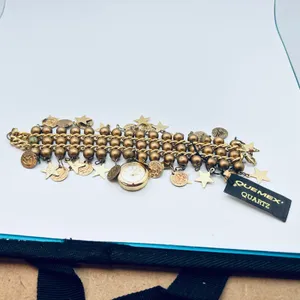 Vintage Enmex‎ Quartz Charm Bracelet Watch – Gold Tone Stars & Coins Boho thumbnail 11