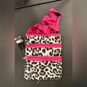 Leopard print hot pink crossbody travel handbag thumbnail 2