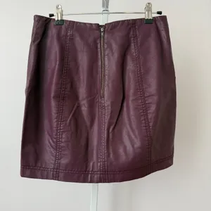 Free People sz 4 Purple‎ Faux Vegan Leather Mini Skirt Moto Plum Party Boho thumbnail 6