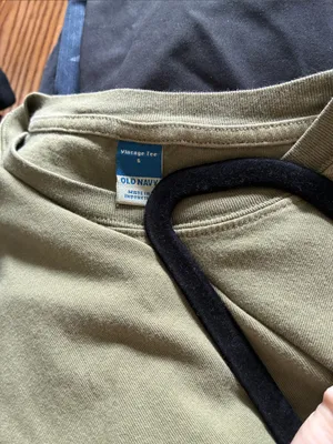 Old Navy tee shirt thumbnail 3