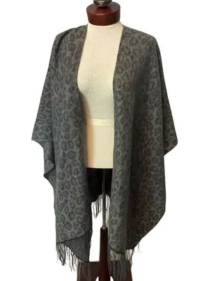 Woolrich Sweater Wrap Gray Leopard One Size EUC Cardigan thumbnail 1