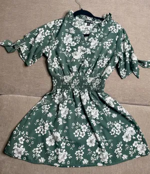 Women’s green floral smocked waist dress thumbnail 1