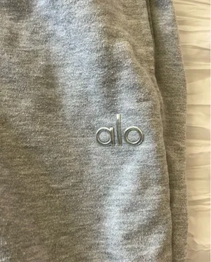 Alo Sweatpants Yoga thumbnail 4