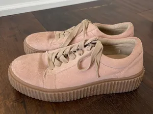 Sneaker thumbnail 1