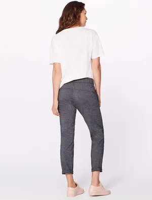 Lululemon on the fly pant 28” thumbnail 2