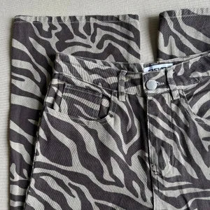 RSQ Jeans Zebra Print Jeans thumbnail 3