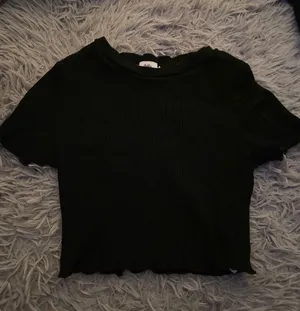 Adika Crop Top thumbnail 1