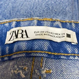 Zara Women's Blue Distressed High Waisted Straight Leg Denim Jeans Pants Size 2 thumbnail 4