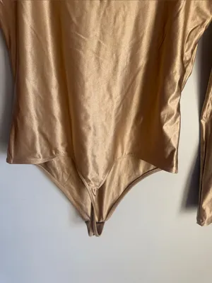 Aritzia Babaton Bodysuit Satinette Squareneck Longsleeve Medium thumbnail 7