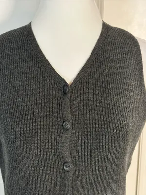 Universal Threads Sweater Vest M Grey Ribbed Button Front 90s Minimalist Preppy thumbnail 4