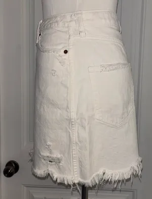 Abercrombie & Fitch White Distressed Skirt thumbnail 4