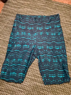 Fabletics Teal Wave-Print Leggings thumbnail 2
