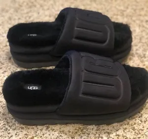 UGG Maxi Graphic Slide Platform Black Slippers Size 8 thumbnail 1