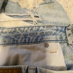 American Eagle Distressed Curvy Mom Shorts thumbnail 5