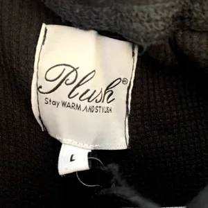 NWT‎ Revolve Plush Thermal Heart Pajama Scrunchie Set in Black Red thumbnail 8