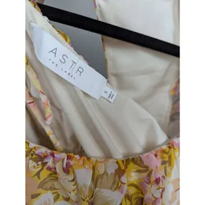 ASTR the label smocked ruched floral Small thumbnail 4