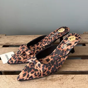Jason Wu Leopard Print Pointed Toe Slingback Bow‎ Kitten Heels Sz 7 A39 thumbnail 2