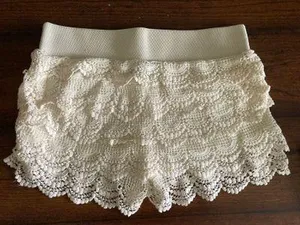 White Lace Shorts Size L thumbnail 1