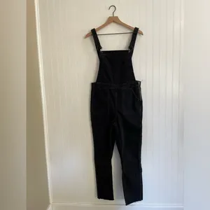 MADEWELL Skinny Overalls in Lunar Wash Black Denim Raw Hem Size L thumbnail 5